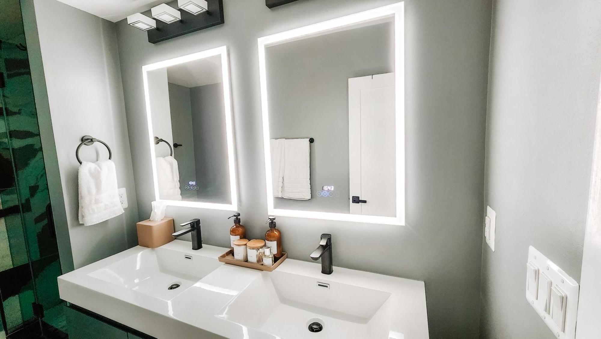 Private Modern Luxury Suite In Historic Stone Home Washington Exteriör bild