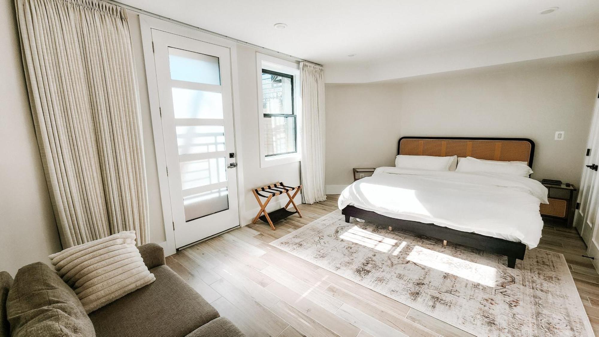 Private Modern Luxury Suite In Historic Stone Home Washington Exteriör bild